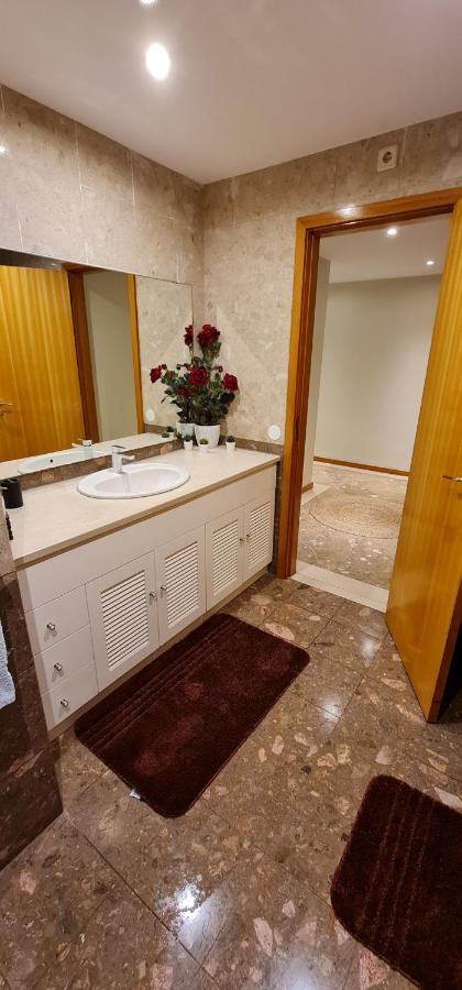 Ferienwohnung 3Doorsdown Vila Nova de Gaia Exterior foto